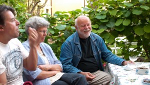 Ian, Marit og Hallvard driker Dry Martini