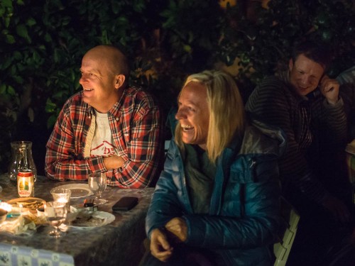 Hyggelig stemning i hagen
