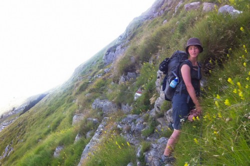 Rundt fjellet Sagra – her møtte vi en (ufarlig, fikk vi vite i ettertid) slange.