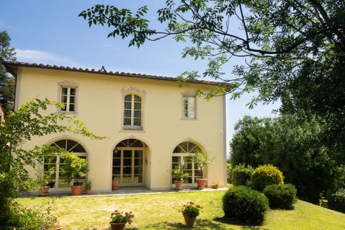 http://sitoscana.no/bolig/villa-la-scala